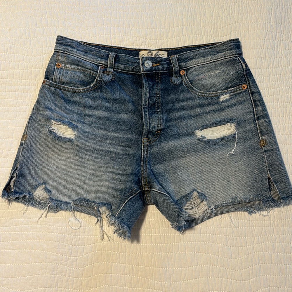 We The Free Cutoff Denim Frayed Shorts size 26